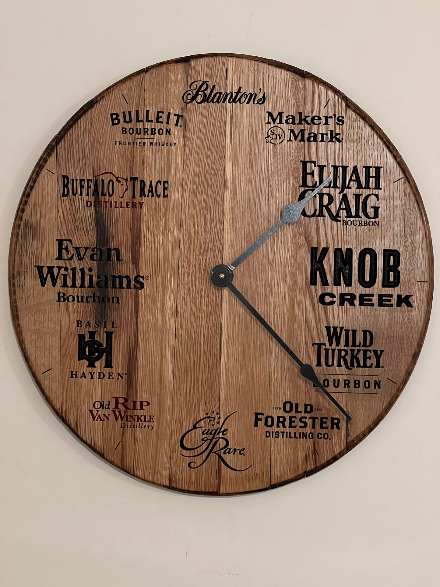whiskey barrel top clock, bourbon blantons bulleit makers mark elijah craig knob creek wild turkey old forester eagle rare old rip van winjkle basil hayden evan williams buffalo trace